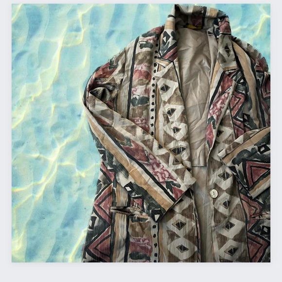 #vintagejacketsThis is definitely a statement piece! - Picture 2 of 3